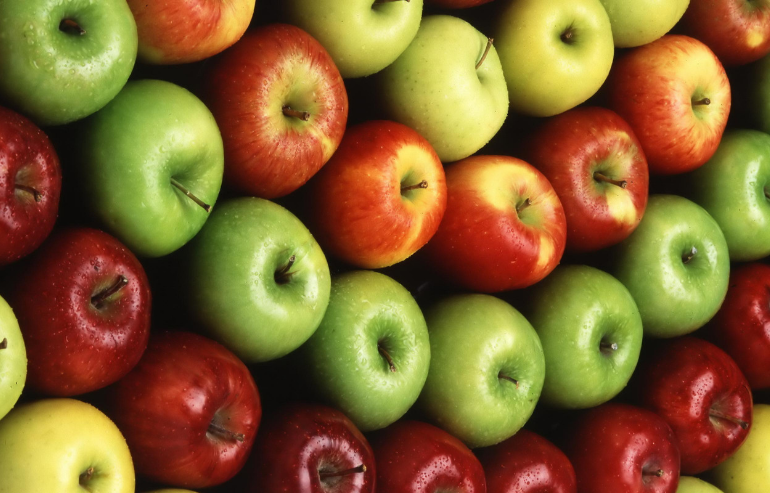 Apples -Nutrition for Kids: 5 Healthy Foods that Improve Dental Health