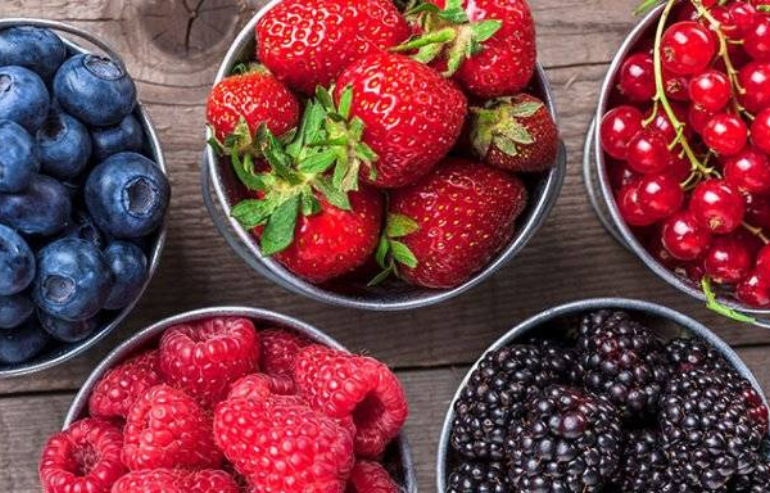 Berries -Nutrition for Kids: 5 Healthy Foods that Improve Dental Health